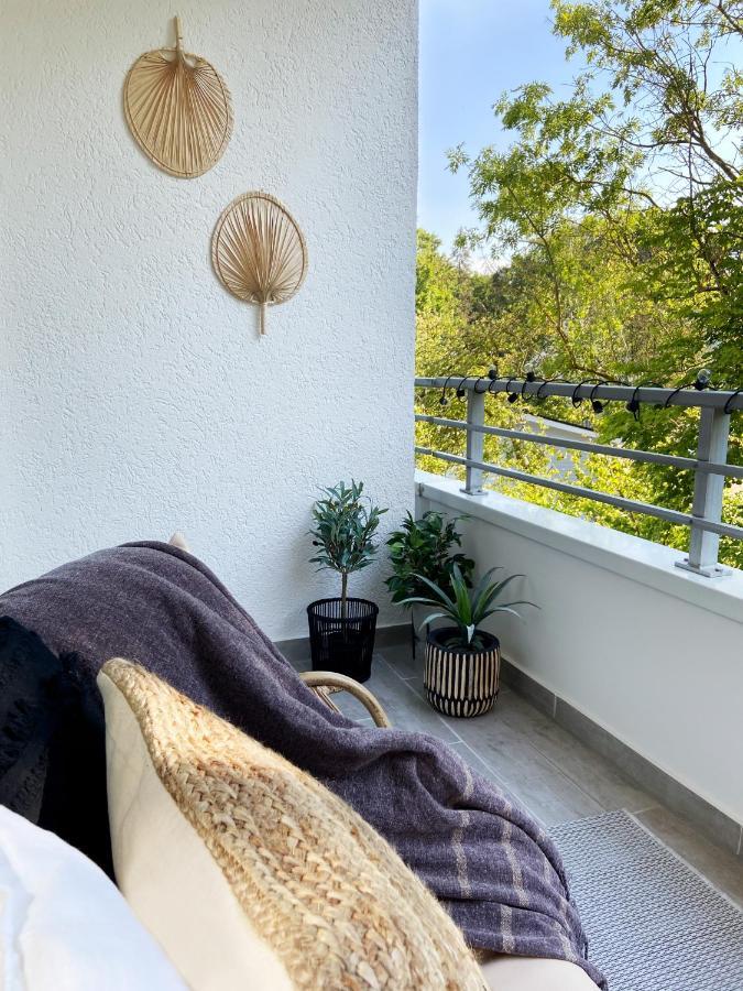 Seaside Rooms - Zentrales Design-Apartment Mit Balkon & Parkplatz - 2 Minuten Zum Strand Timmendorfer Strand Bagian luar foto