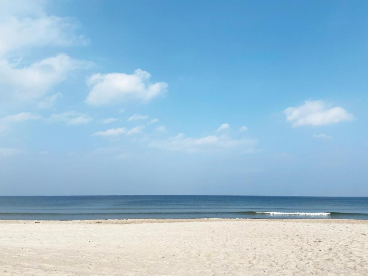 Seaside Rooms - Zentrales Design-Apartment Mit Balkon & Parkplatz - 2 Minuten Zum Strand Timmendorfer Strand Bagian luar foto